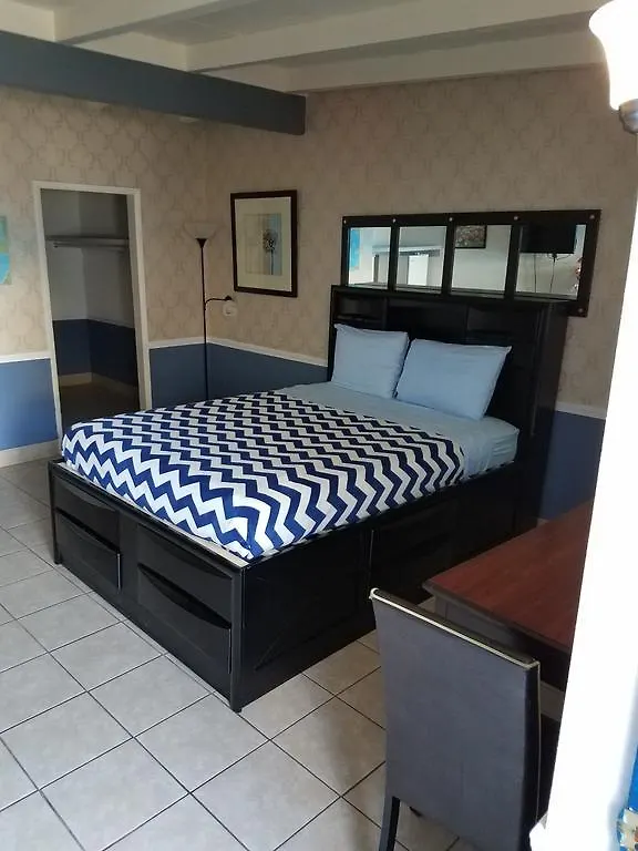 Travelers Bed & Breakfast Hostel Las Vegas