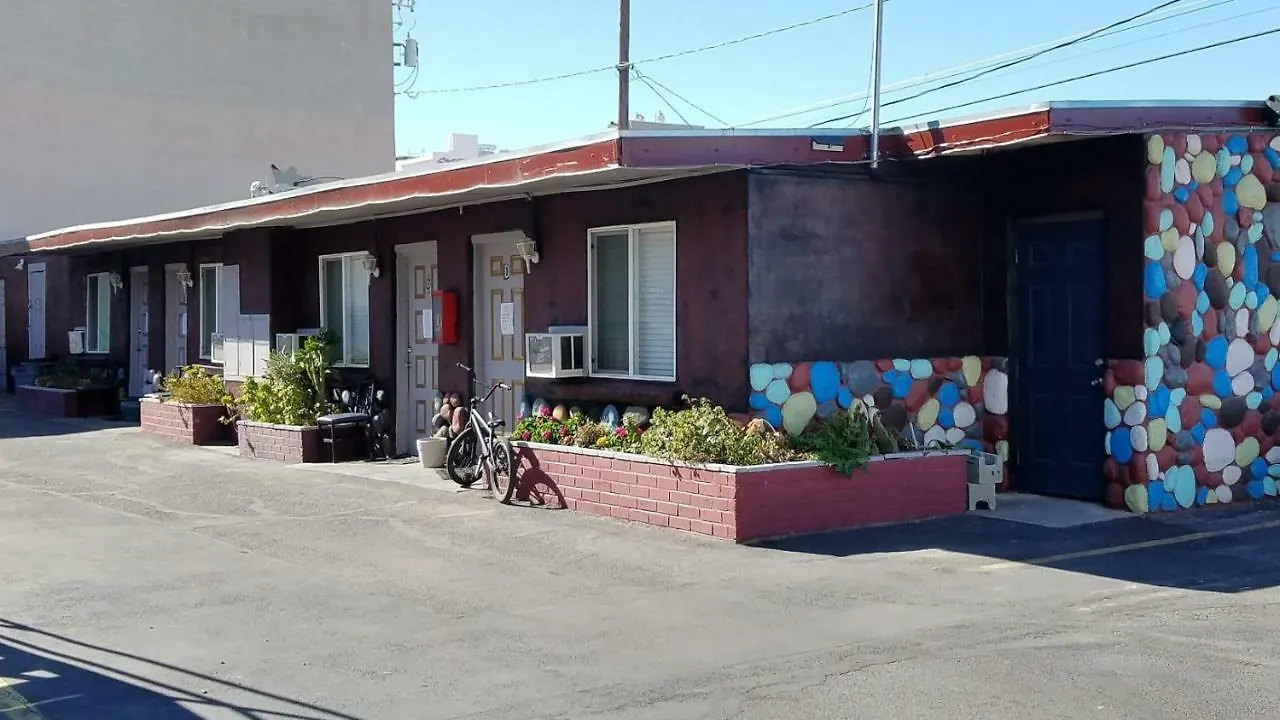 Travelers Bed & Breakfast Hostel Las Vegas